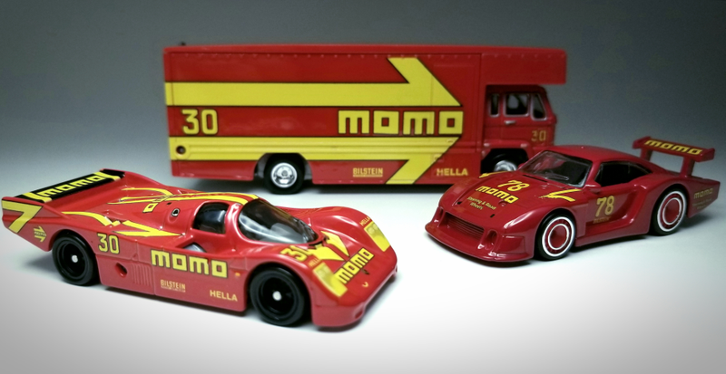 Illustration for article titled Rennsport Reunion: MOMO 962 and Transporter